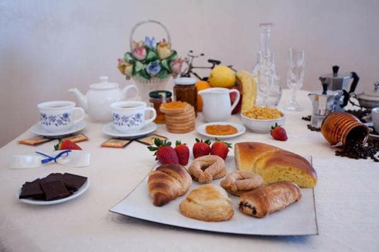 Frascineto Il Vicoletto Bed & Breakfast エクステリア 写真